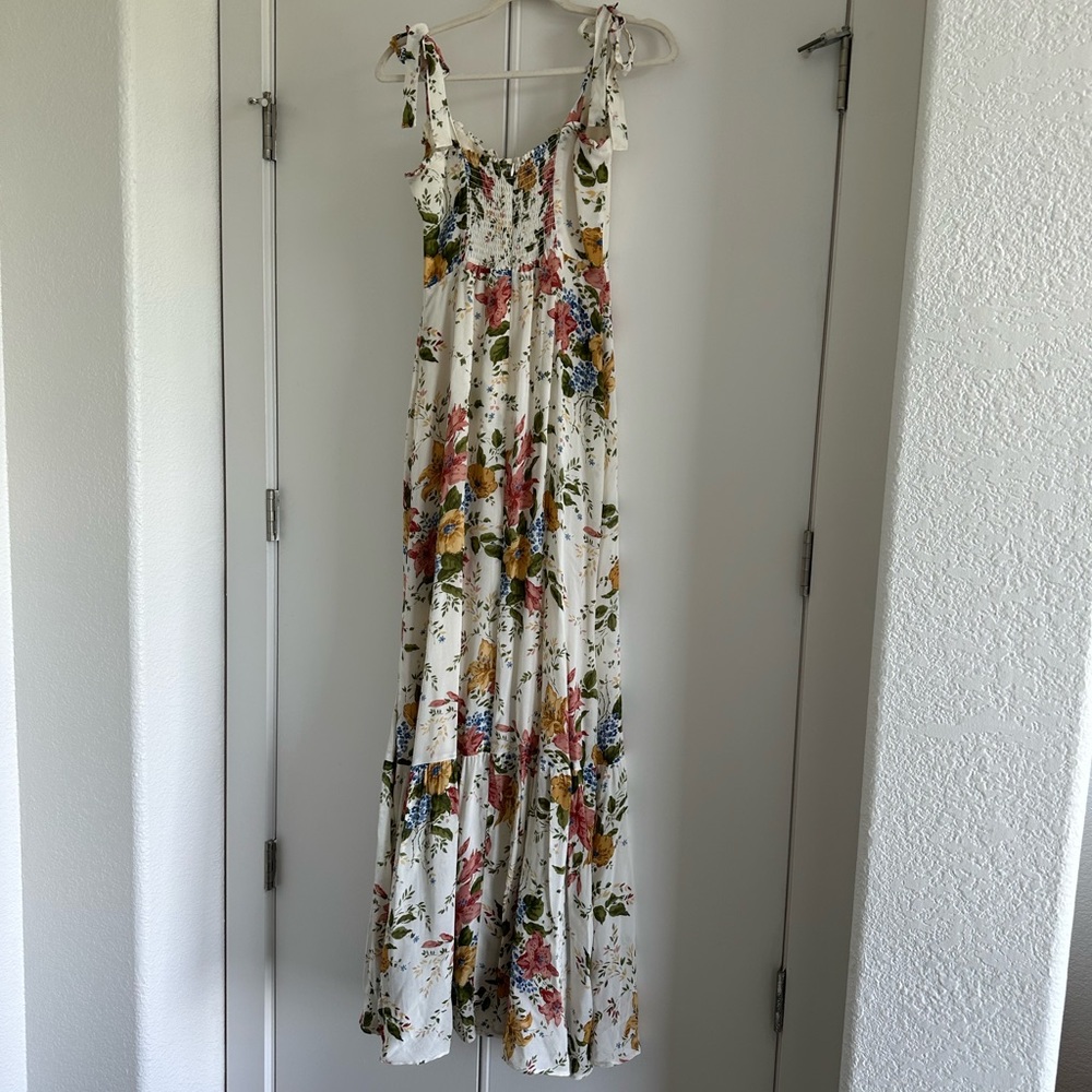 Reformation Jasen dress in Marie Antoinette - Picture 4 of 9